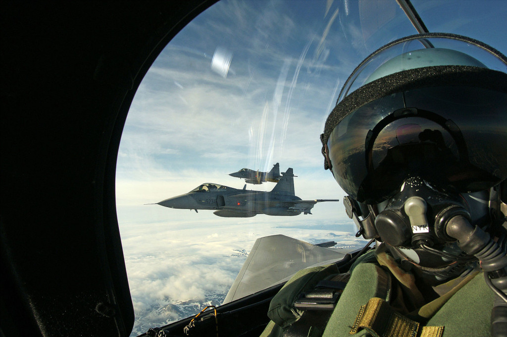 Selfie_in_a_Czech_Saab_Gripen_as_it_patrols_Icelandic_airspace